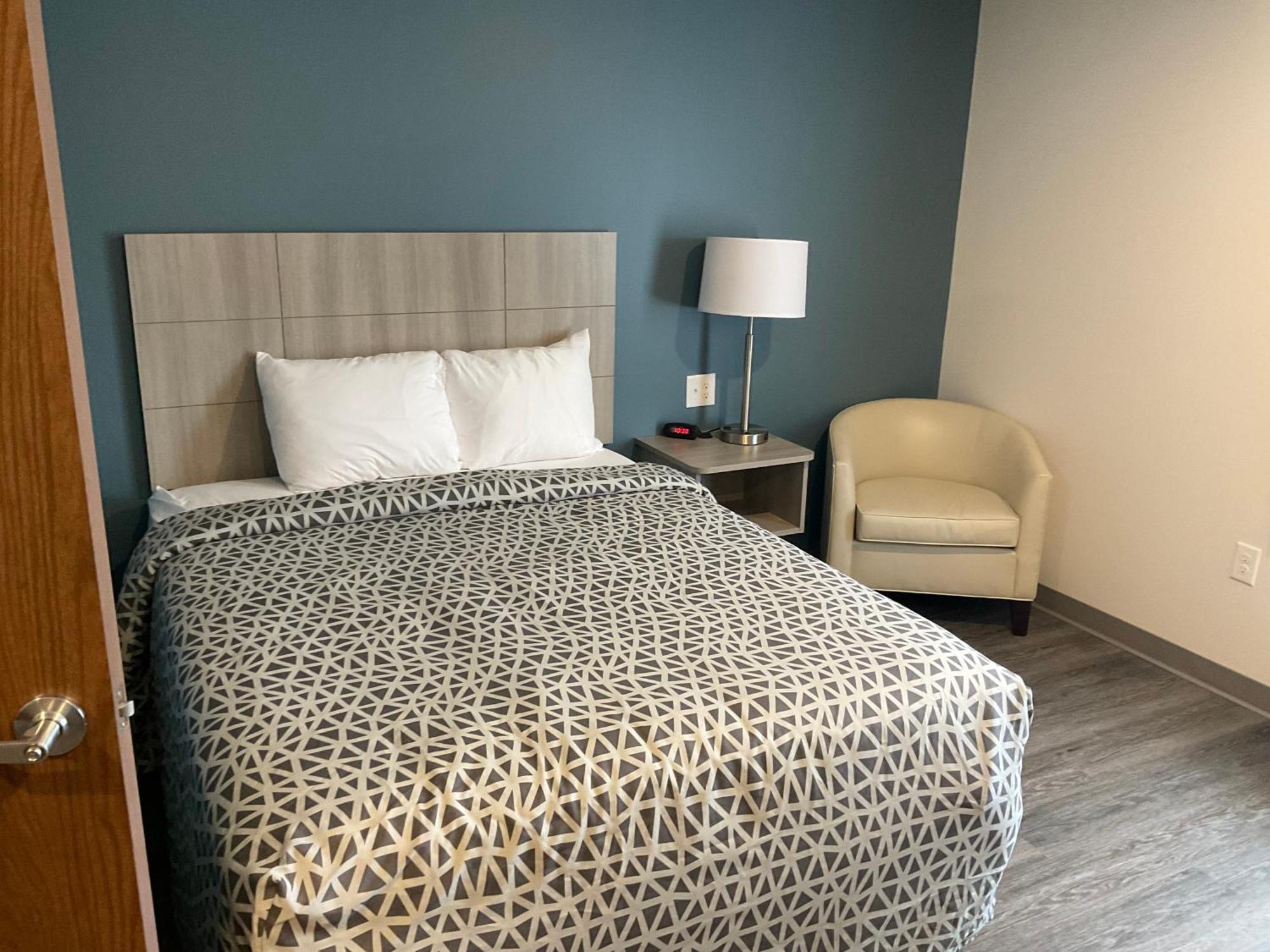 Woodspring Suites Charlotte Airport Exterior photo